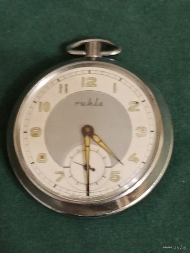 Винтажные карманные часы марки Ruhla (Рухла), изготовлены в Восточной Германии.