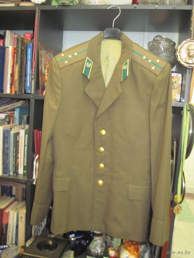 Китель капитана Пограничных войск КГБ СССР на 48/3 размер.