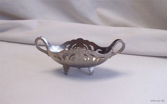 Орешница миниатюрная