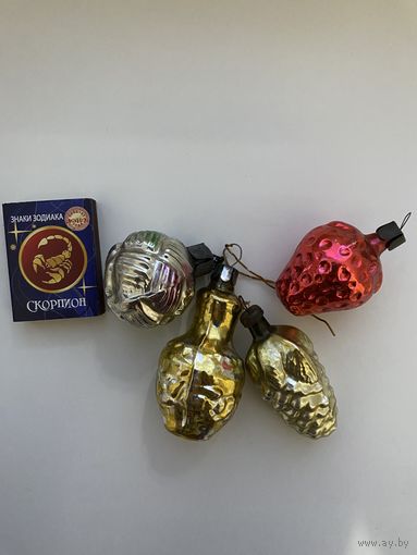 Лот елочных игрушек.