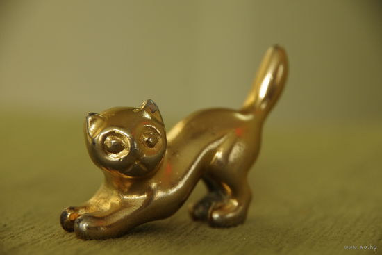 Статуэтка   " Кот  "  высота 4,5 см  см , длинна 7 см