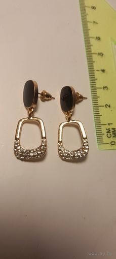 Серьги с камушками