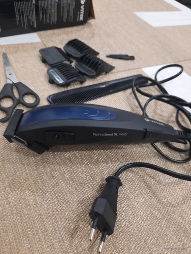 Машинка для стрижки волос Vitek VT-2576 BK