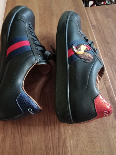 Женские кроссовки Gucci