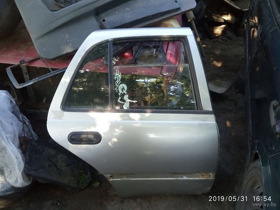 Лот 800. Задняя правая дверь Nissan Sunny N14. Любая запчасть с двери за 5 рублей! Пишите в комментарии что покупаете.