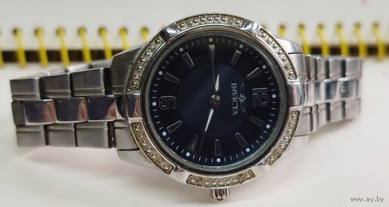 Красивые дамские часы "Invicta" оригинал