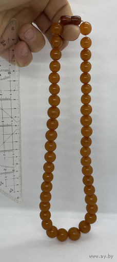 Янтарные бусы