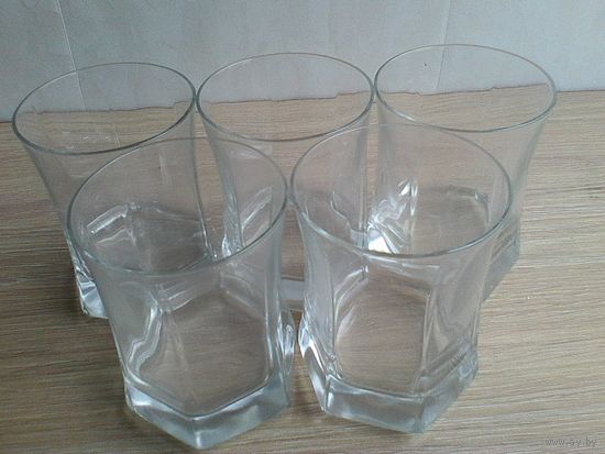 Пять Стаканов - "BORMIOLI ROCCO" Италия - Высота 10 см - Объём 250 грамм - Одним Лотом.