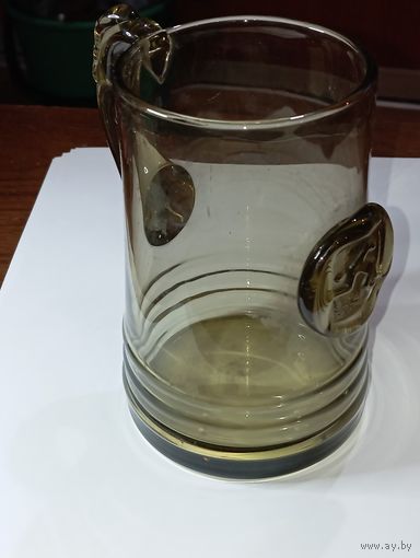 Пивная Кружка ( Бокал  ) , зелёное стекло и печать из серии спорт ( Бег ) . Редкий .