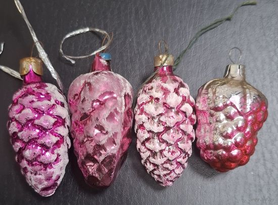 Игрушки елочные 4 шт. шишки. Времен СССР