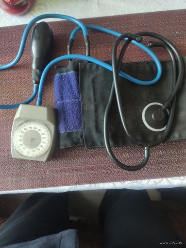 Тонометр (прибор для измерения давления) 2-штуки+ запчасти