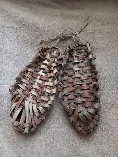 Старые лапти, начало ХХ века.