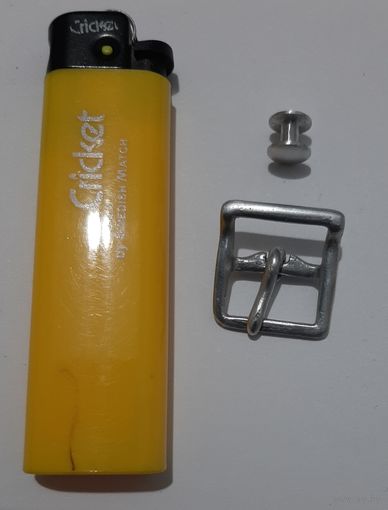 Пряжка и шпенек подбородочного ремешка нем. каски.