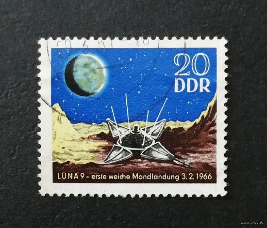 ГДР 1966 г. Космос. Первая мягкая посадка спутника Луна-9, полная серия из 1 марки #0249-K1P24