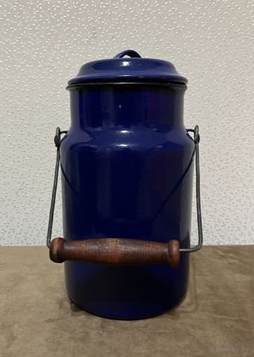 Эмалированный бидончик. Борисов. 2 л. Состояние на фото.