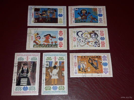 Болгария 1982, 1985, 1988  Живопись. Рисунки детей. 7 марок