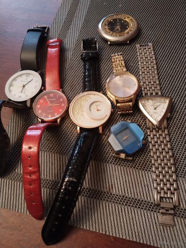 Часы кварцевые.