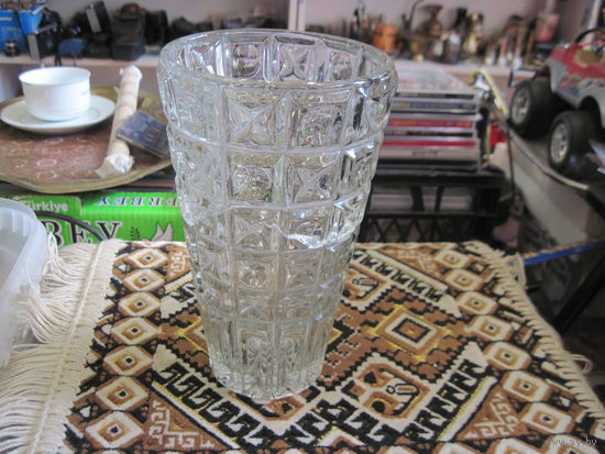 Ваза хрустальная 20 см.