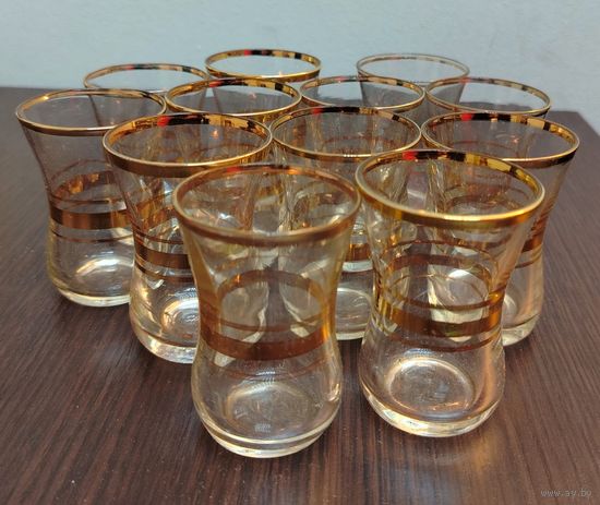 Набор винтажных рюмок с позолотой 12 штук в идеальном состоянии ( хранение )