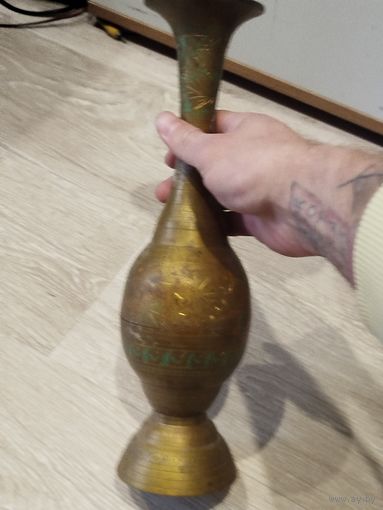 Крупная ваза латунь,Индия с рубля