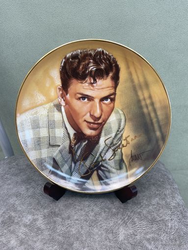 Декоративная тарелка Фрэнк Синатра The Crooner. Franklin Mint Англия. 20.5 см