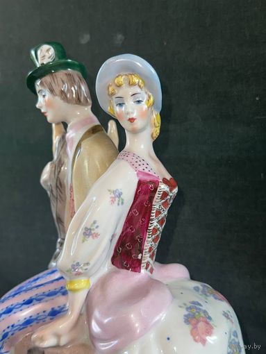 Старая фарфоровая статуэтка трубочист и пастушка. СССР много Лотов с рубля