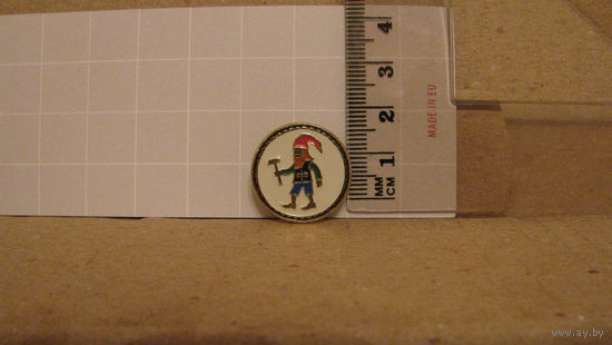 Значок "Гном с молотком"