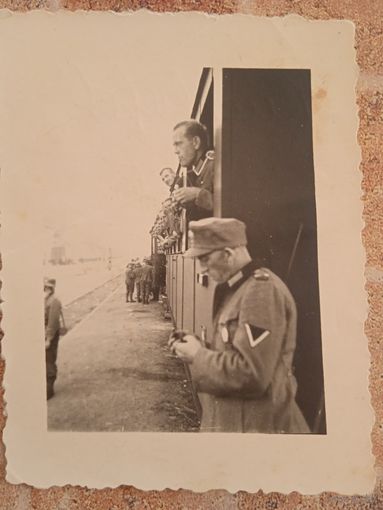 Немцы и вагончик