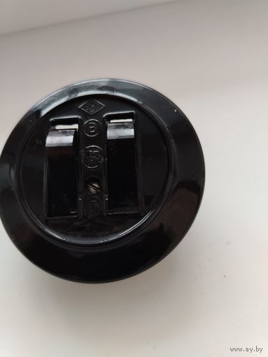 ВЫКЛЮЧАТЕЛЬ