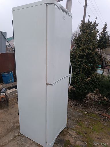 Холодильник Indesit белый двухкомпрессорный 2м доставка.
