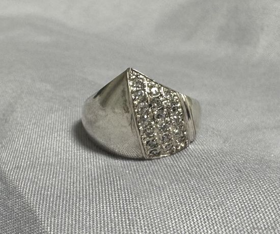 Кольцо серебряное 925 пробы. 14