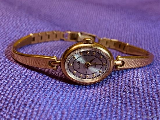 Электроннно-механические кварцевые часы ЛУЧ с механизмом "MIYOTA"(Япония).