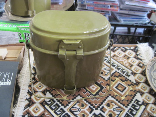 Котелок советский армейский.