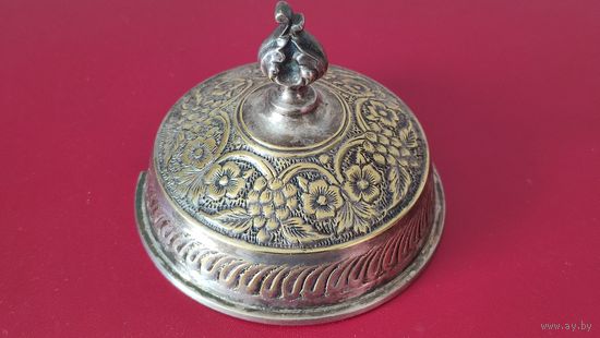 Старинная крышка от икорницы,сахарницы.