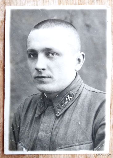 Фото сержанта (техническая служба). 1941 г. 5.5х7.5 см