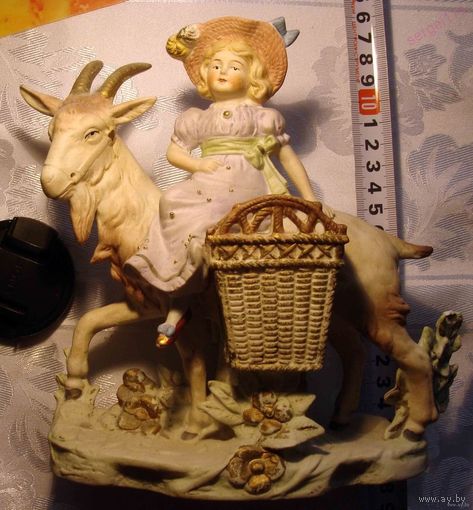 ДЕВОЧКА НА КОЗЕ конец -19 века 1879-1886. Германия24х 21cm