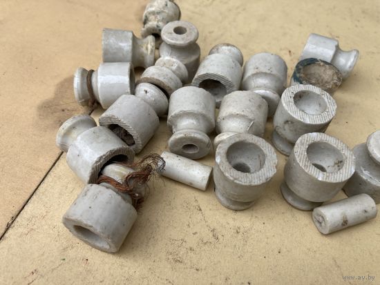 Изоляторы СССР фарфоровые керамические для наружной открытой проводки 20 шт. Чистые СОХРАН