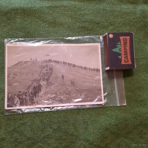 Курган Славы, ноябрь 1967-го. Люди несут землю со всех районов Беларуси, и не только...