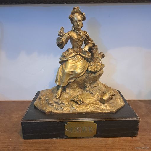 Бронзовая статуэтка.Бронза,Позолота. франция 19 век