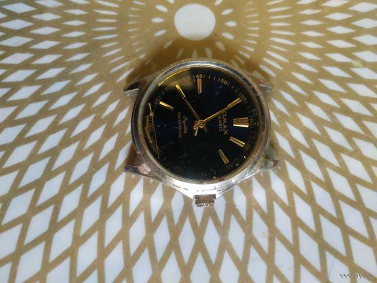 Часы наручные OMAX . В ремонт,коллекцию,на запчасти. Состояние на скане.