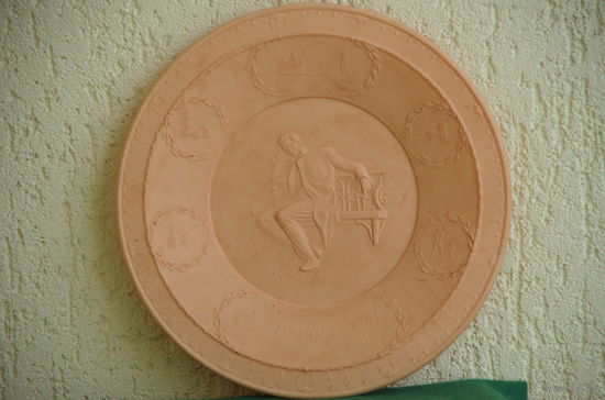 Панно - блюдо ( бакелит 40- х ) А,С. Пушкин 1799- 1949 г. 31 см