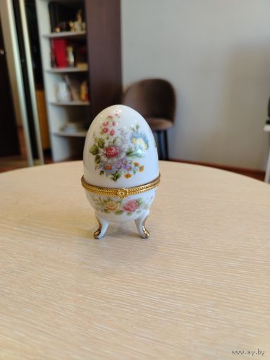 Все лоты с 1 Рубля. Фарфоровая Шкатулка. Посхальное Яйцо.